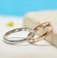 ４、シャチと記念日を描いた結婚指輪