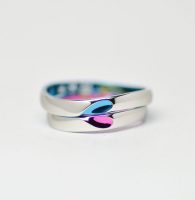 合わせるとハート形！ブルカラーとピンクカラーが綺麗な結婚指輪