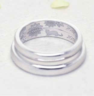 フォルムポッシュ ペットのデザインの結婚指輪 作品集02_フェレットと向日葵02_w1369