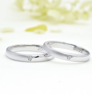 フォルムポッシュオーダーメイド結婚指輪作品＿13 ダイヤモンドの猫の肉球結婚指輪